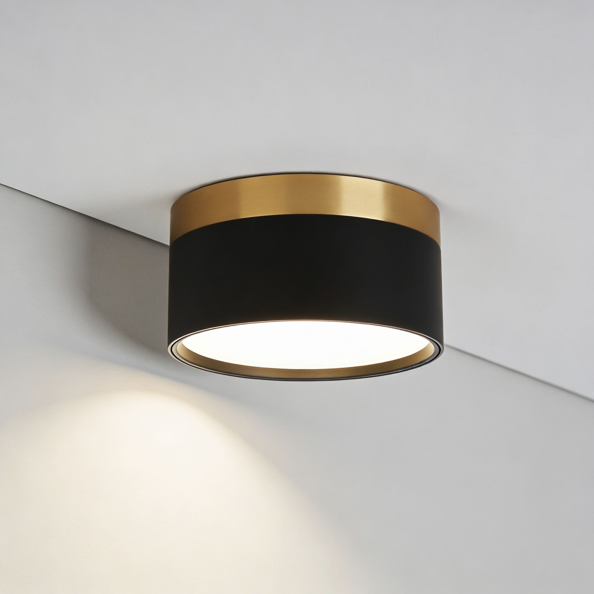 WTA.O21.607.30.18 WERTMARK TECHNICAL ALTAIR светильник точечный накладной, LED, 18W, 3000K