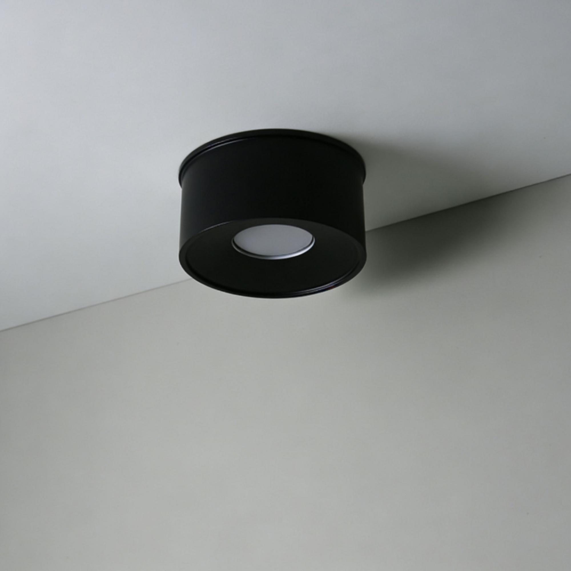 WTA.O01.607.30.18 WERTMARK TECHNICAL ALTAIR светильник точечный накладной, LED, 18W, 3000K